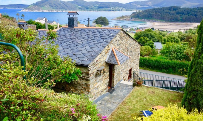 Suegos Cottage | Cozy Cottage with Magical Garden Overlooking the Beach.