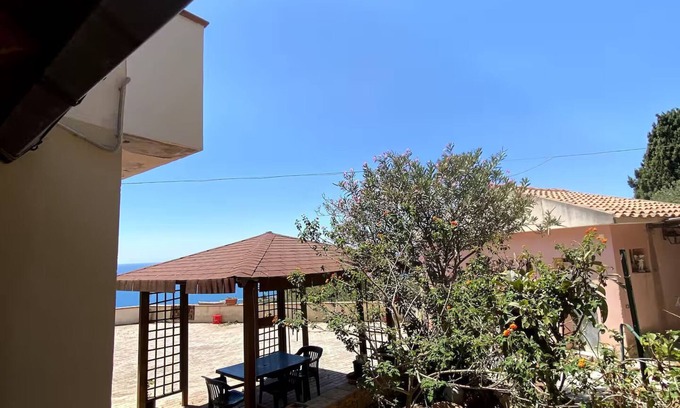 Licata Apartment | Cozy cottage with panoramic sea view and bathtub in Montesole, Licata