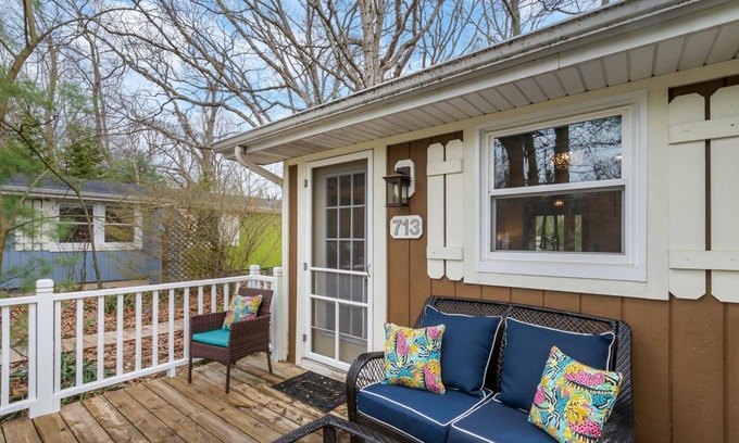 Saugatuck Villa | "Cozy Cottages" Brown Cottage Hot tub/Town!