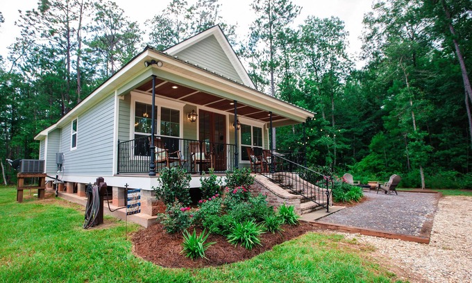 Abita Springs House | Cozy Country Cottage w/Pool in Abita Springs.