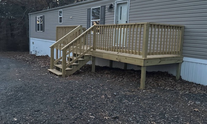 Redwood House | Cozy country cottage 3-bedroom mobile home with WiFi, AC in delightful Henry.