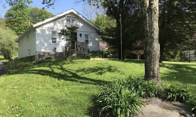Callicoon Center House | Cozy Country Home on an Organic Apple Orchard