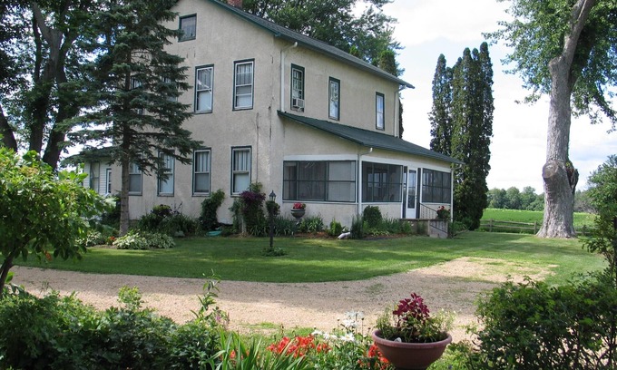 Mauston Other | Cozy Country Historic Home - Clean,Spacious,Scenic - near Devil's Lake ,WI Dells