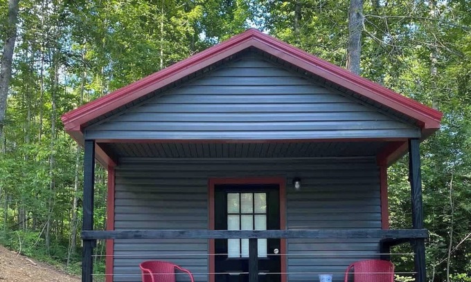 Primrose Cabin | Cozy Couples/Climbing Getaway in Heart of RRG!