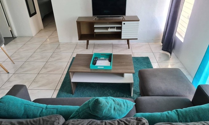 Beverly Hills Condo | Cozy Crystal Towers Liguanea Kingston 2 BR Apt