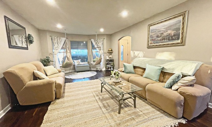 Dayton House | Cozy Dayton Cottage