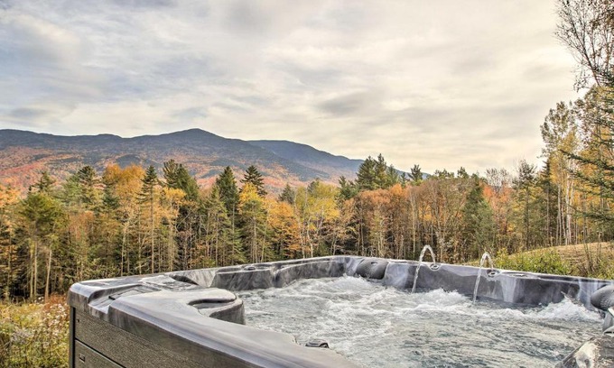 Easton House | Cozy Easton Getaway with Hot Tub, Gas Grill!