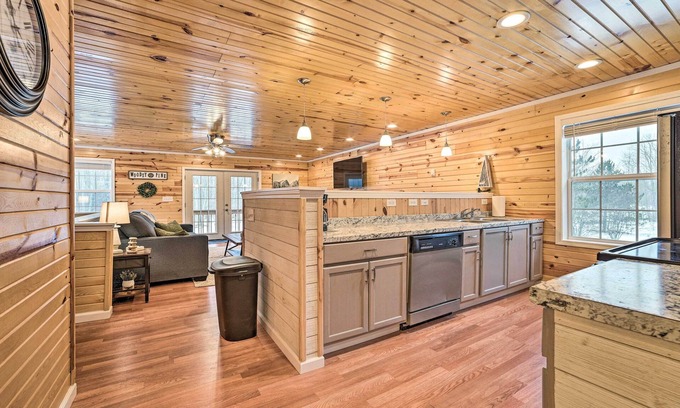 Mancelona Cabin | Cozy Elmira Cabin ~ 23 Mi to Boyne Mountain Resort