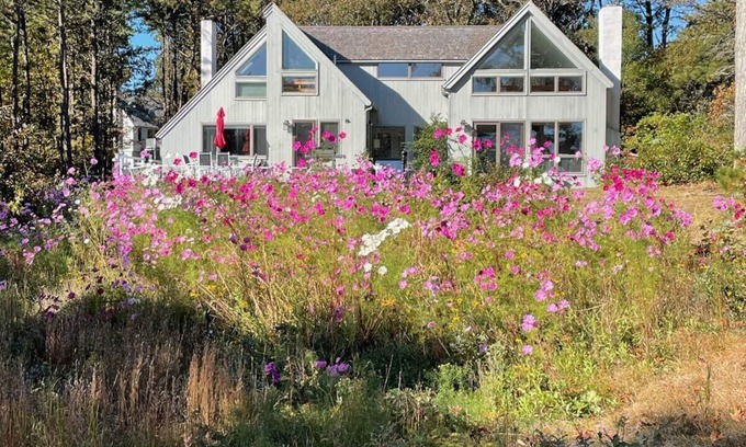 Oak Bluffs House | Cozy, exceptional view, quiet, high speed WIFI, close to all island attractions