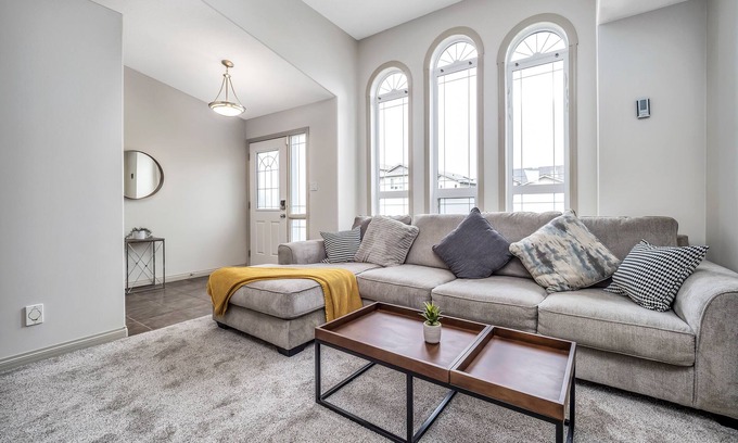 Lethbridge House | Cozy family friendly home in west Lethbridge
