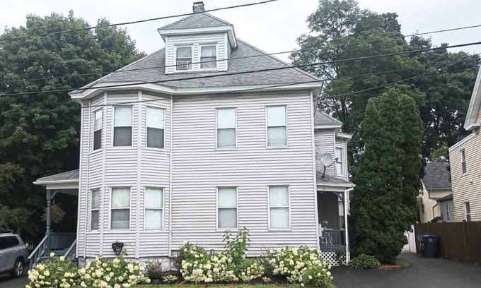 Methuen Apartment | Cozy Family-sized 3 Bedroom Apartment