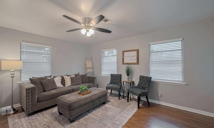 Spring Branch East House | Cozy Family Stay with BBQ & Wi-Fi Near Houston