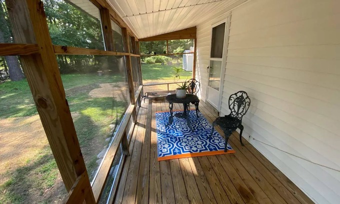 Issue Cottage | Cozy Farm Cottage in the DMV