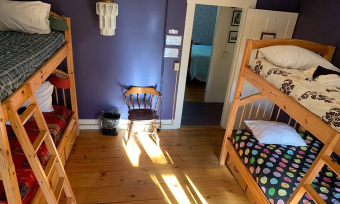 Rowe Bed & Breakfast | Cozy Farmhouse Retreat - Ram Dass Room