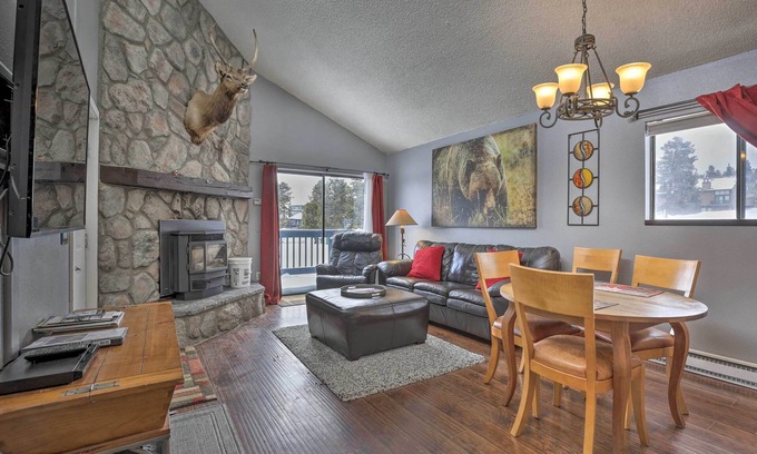 Fraser Condo | Cozy Fraser Mtn Retreat w/Shuttle to Winter Park