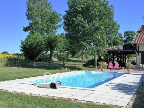 Monfort House | Cozy French Escape in Monfort