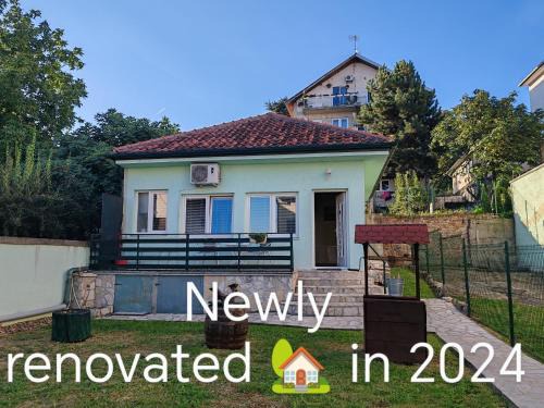 Banovo brdo Apartment | Cozy green house (free parking spot)