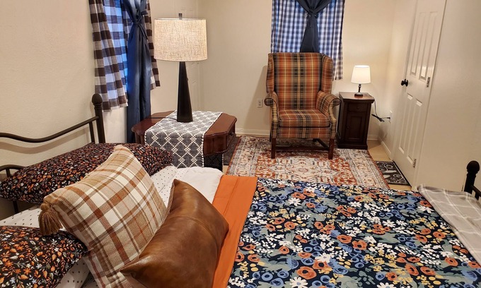 Twin Peaks Cabin | Cozy Haven at The Twin Peaks Lodge