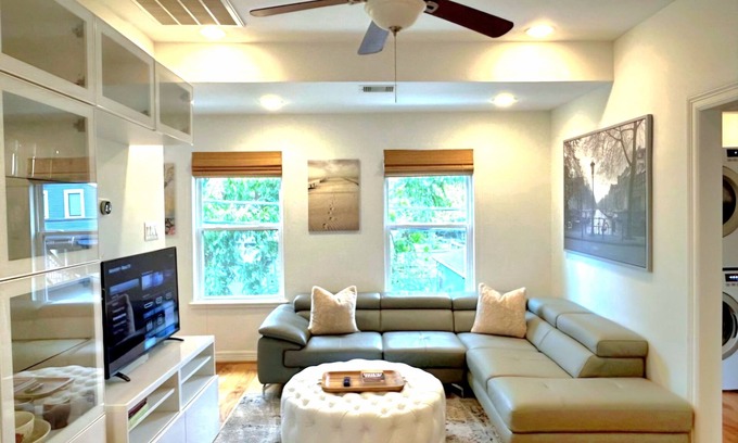 Houston Heights House | Cozy Heights Home 🌅🌄(Fenced, Yard, Garage)