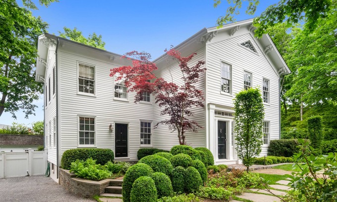 Sag Harbor House | Cozy Historical Sag Harbor Village Home - 5 min walk to town, working fireplaces
