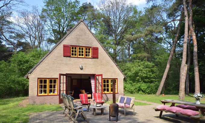 Zuidwolde House | Cozy Holiday Home near Forest in Zuidwolde