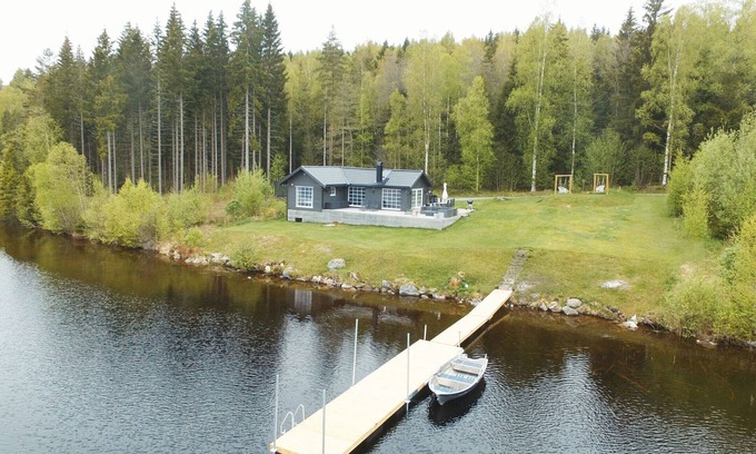 Arvika House | Cozy holiday home with its own jetty and panoramic views of Norra Örsjön