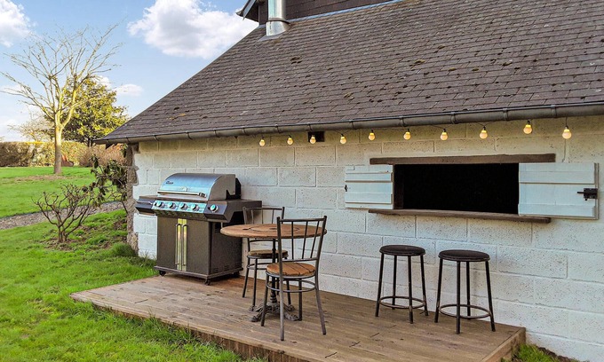 Saint-Brice-de-Landelles House | Cozy home in Saint-Brice-de-Landell