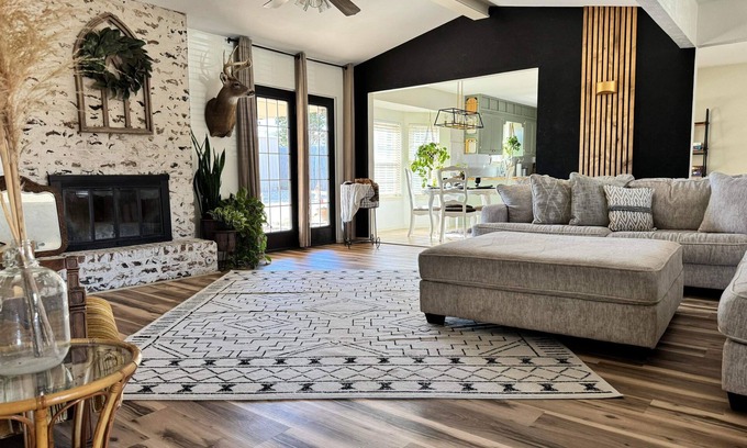 Ponca City House | Cozy Home 1 Mile From Food/Shopping, Close to Kaw and Ponca Lake