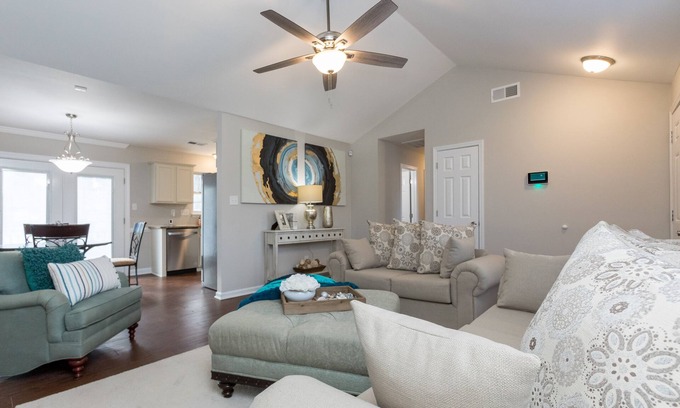 Paw Creek House | Cozy Home Carolina Minutes from uptown Charlotte and the Whitewater Center!