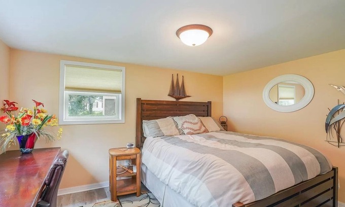 Shelbyville House | Cozy home directly across the street from Gun Lake