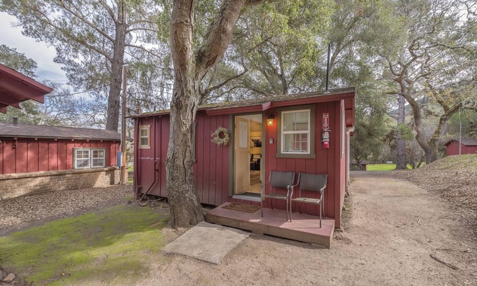 Carmel Valley House | Cozy home, full kitchen for two!