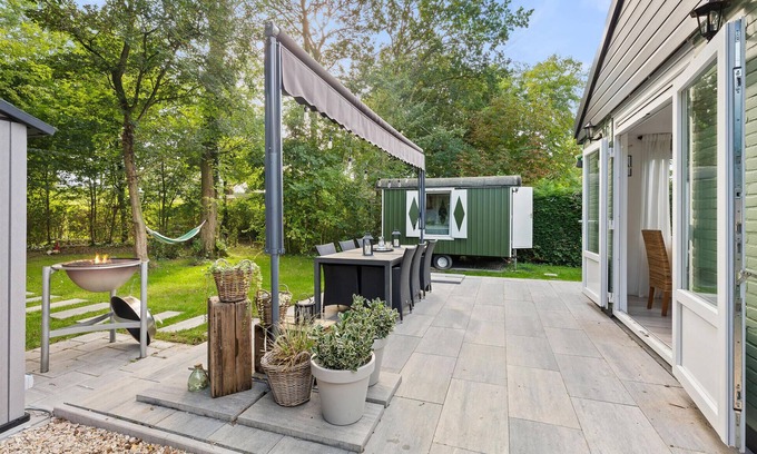 Baarland House | Cozy home in Baarland with WiFi