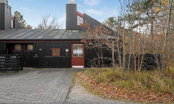 Grena Strand House | Cozy home in Grenaa with kitchen