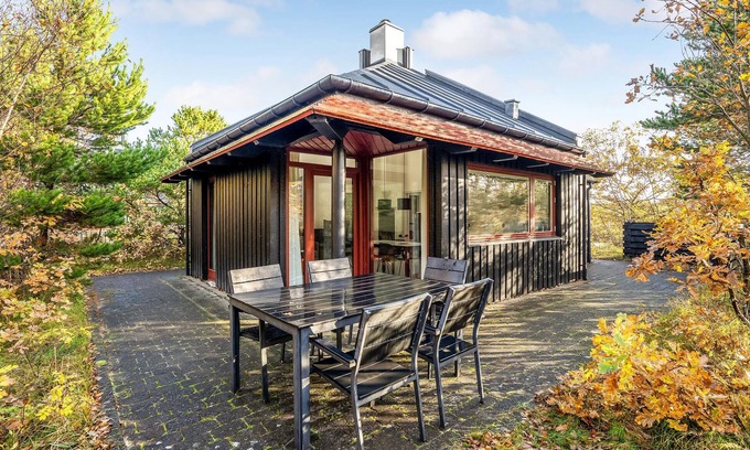 Grena Strand House | Cozy home in Grenaa with WiFi