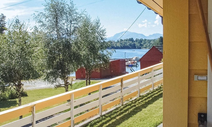 Hatlestrand House | Cozy home in Hatlestrand with sauna