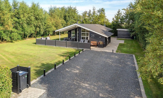 Bork Havn House | Cozy home in Hemmet with sauna