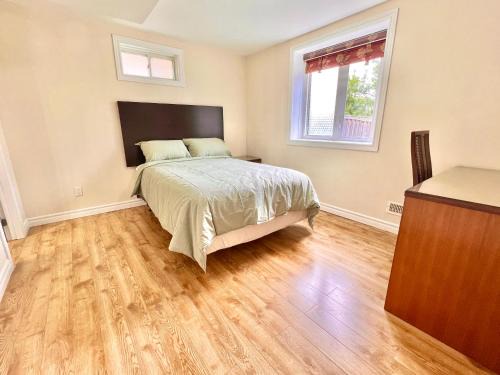 Richmond Hill House | Cozy Home in Richmond Hill with Free Parking