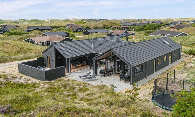 Houvig Strand House | Cozy home in Ringkøbing with sauna