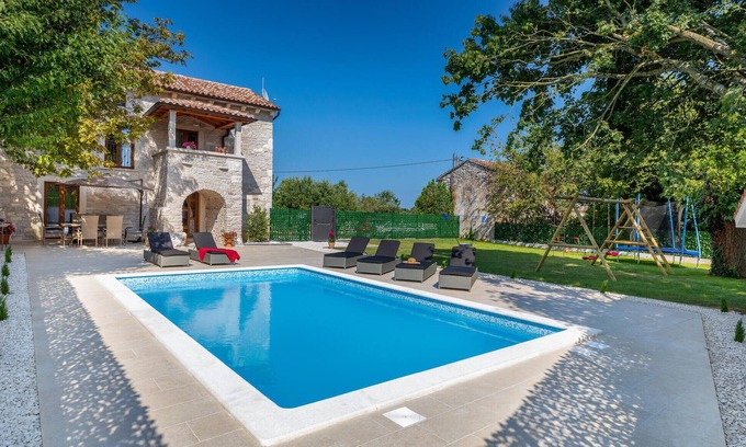 Rojnici House | Cozy home in Rojnici with WiFi