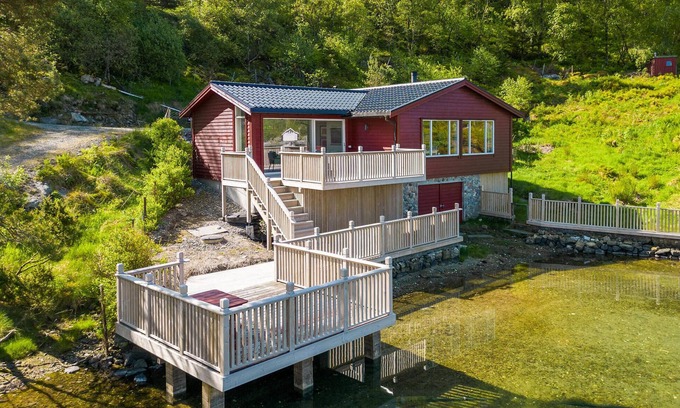 Sveio House | Cozy home in Sveio with WiFi