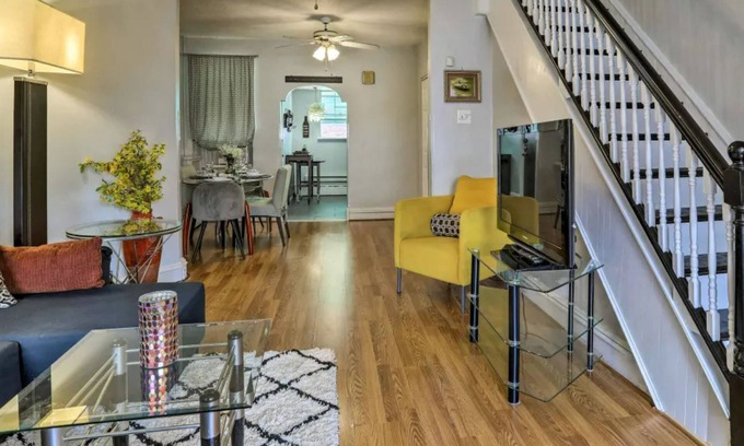 Whitman House | Cozy home in the vibrant Sport & Entertainment district of South Philadelphia