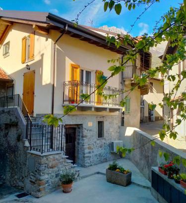 Abbadia Lariana House | Cozy Home Maison Cascina Amélie