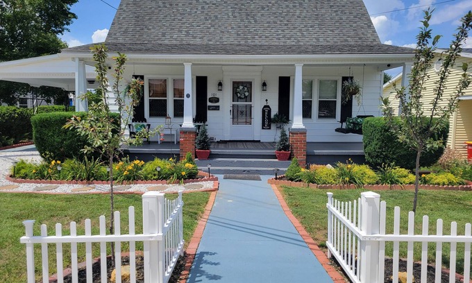 Ranson House | Cozy home near Casino, Breweries, Historical attractions, National Park & more