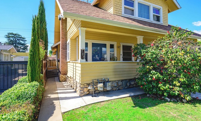 San Gabriel Apartment | Cozy Home Near LA with Full Kitchen & Laundry