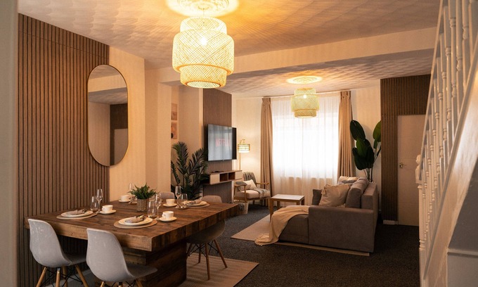 Spennymoor House | Cozy Home with 1Gb Wi-Fi near Durham & Darlington