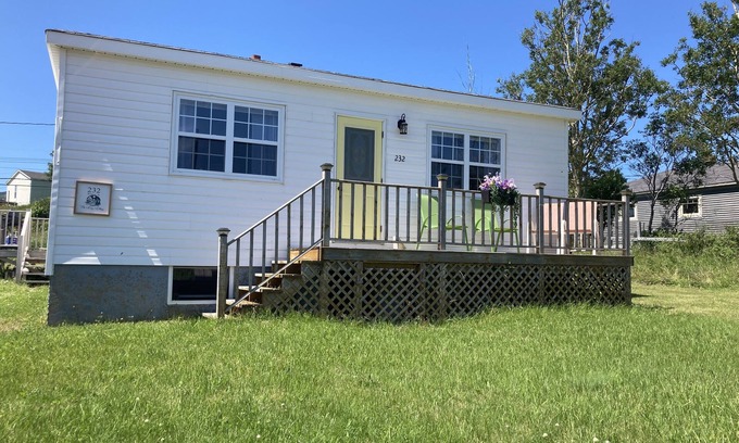 Norris Point Cottage | Cozy Home With A Beautiful View