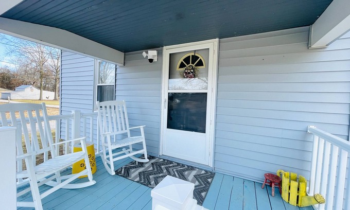 Nashville House | Cozy home with the right amenities for your visit to our sweet town.