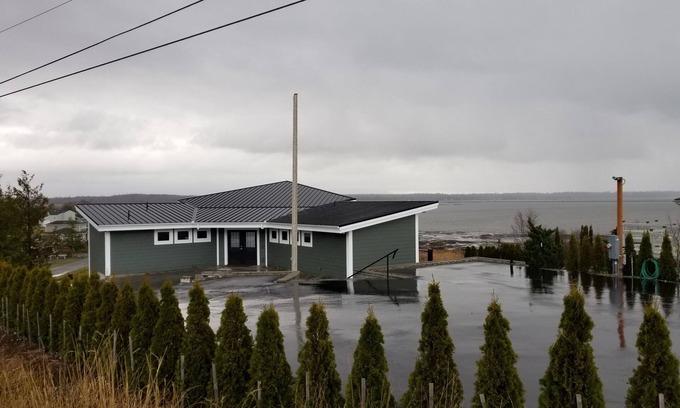 Ferndale House | Cozy Home with views of the San Juan's, Mt Baker, Salish Sea & Lummi Island
