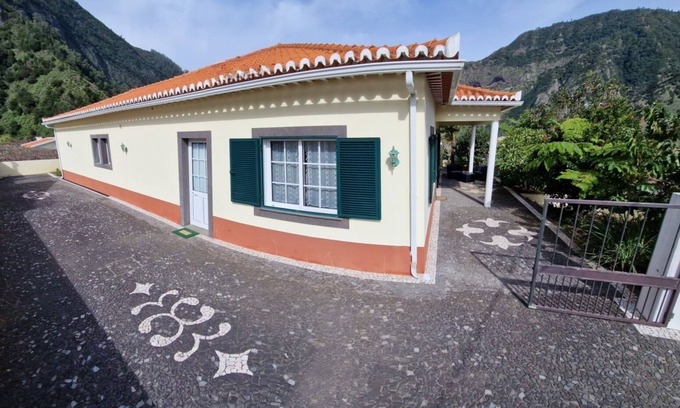 Sao Vicente House | Cozy house in natural paradise
