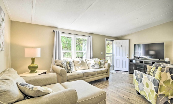 Olivia House | Cozy House w/Huge Yard ~ 16 Mi to Fort Bragg
